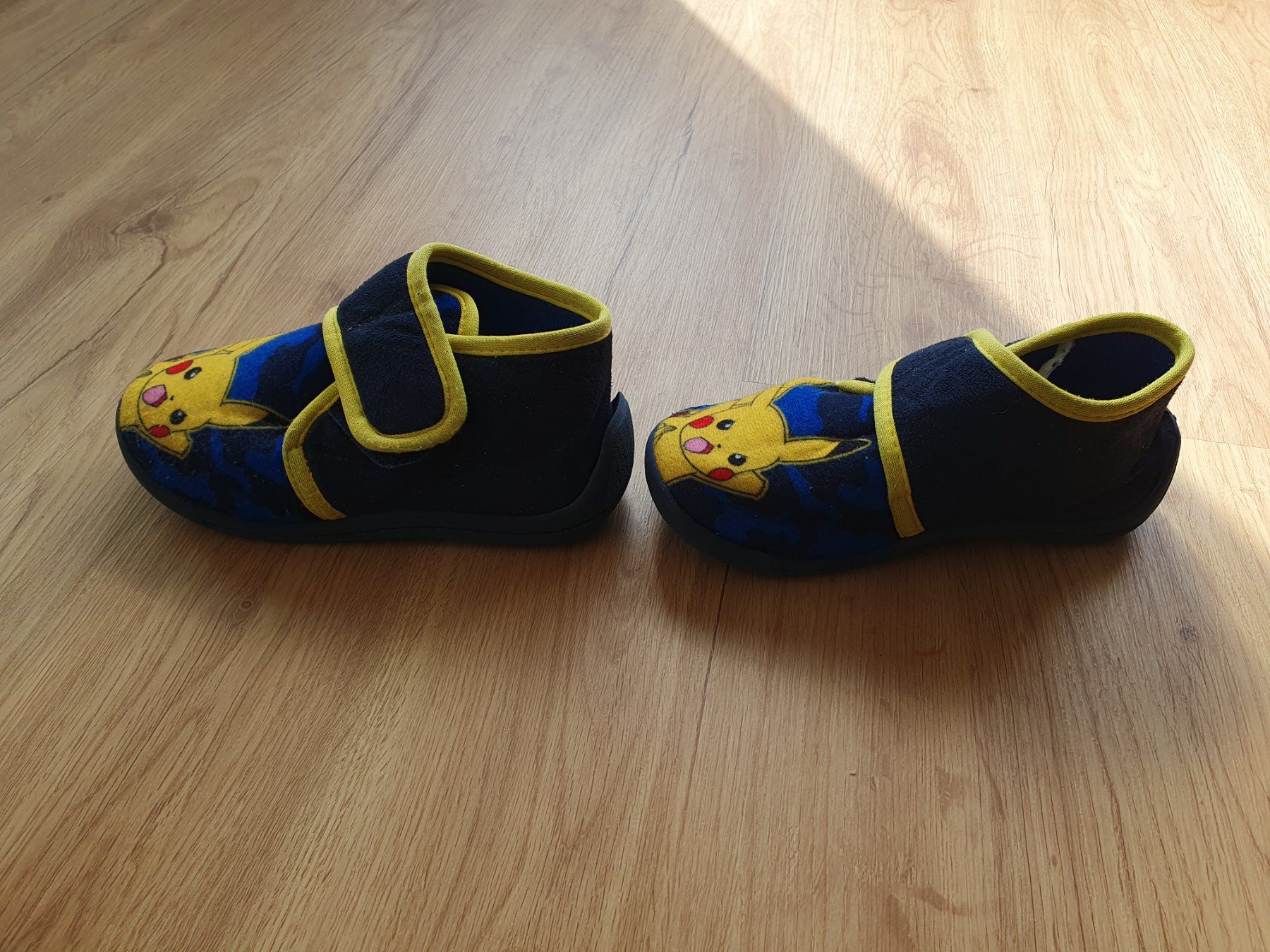 Scarpe per ragazze: Pokemon Hausschuhe blau Gr. 28 – Usato da Heinrichswil venduto da frankie19860 4
