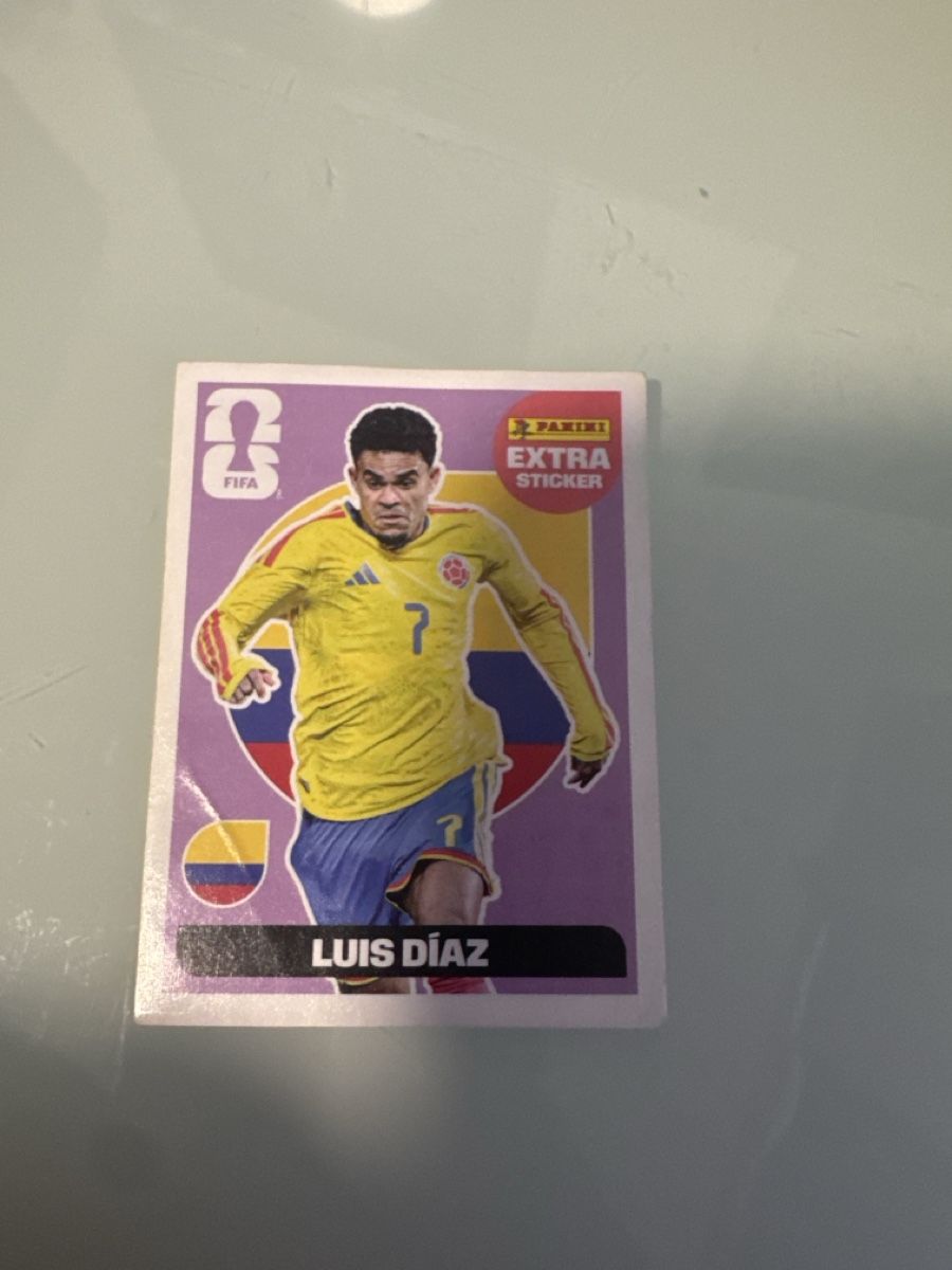 Panini Sammelbilder & Trading cards: Verkaufe Díaz violett extra Sticker  – Gebraucht aus Melchnau von chi_d7sn