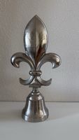 Fleur de Lis Dekoration Metall neuwertig