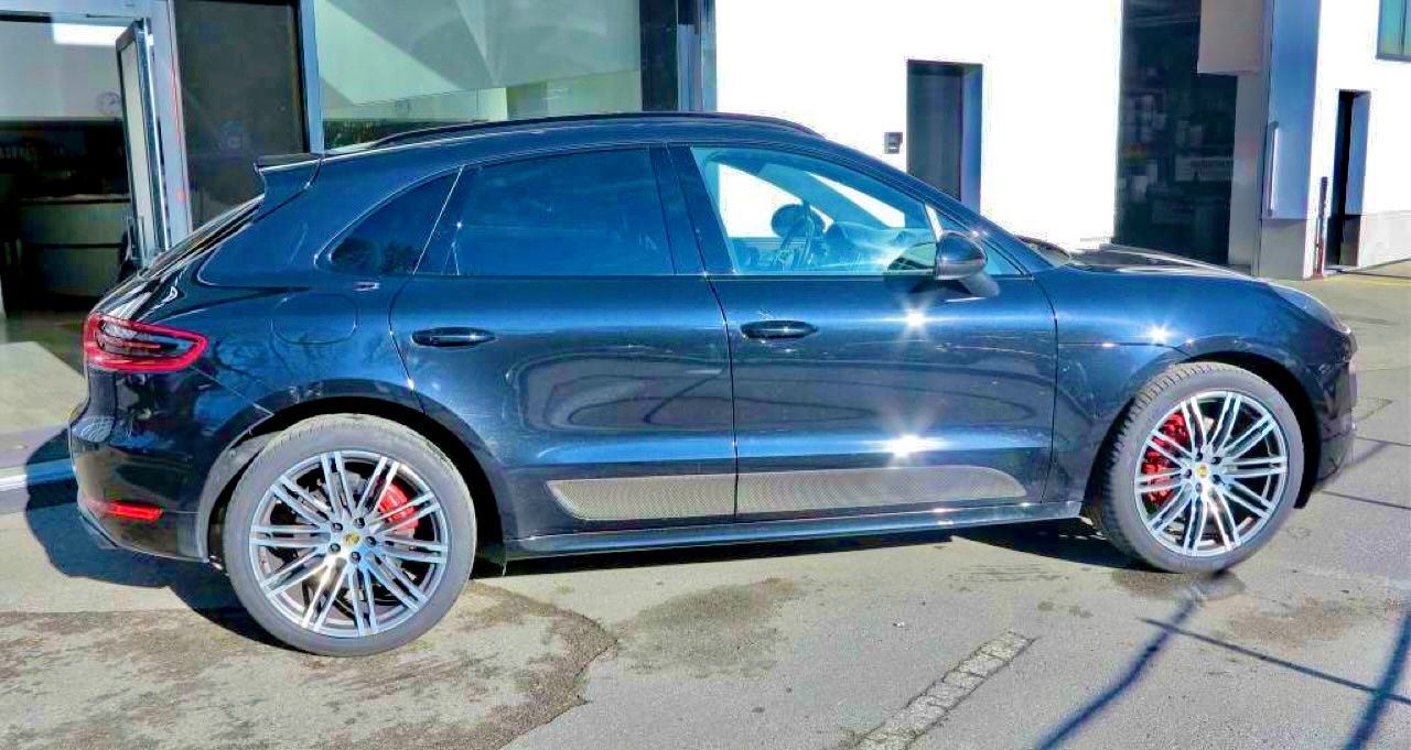 Porsche Automobili: Porsche Macan Turbo – Usato da Vevey venduto da Alves15 1