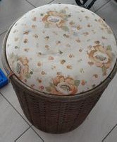 cesto in vimini con seduta fiorata