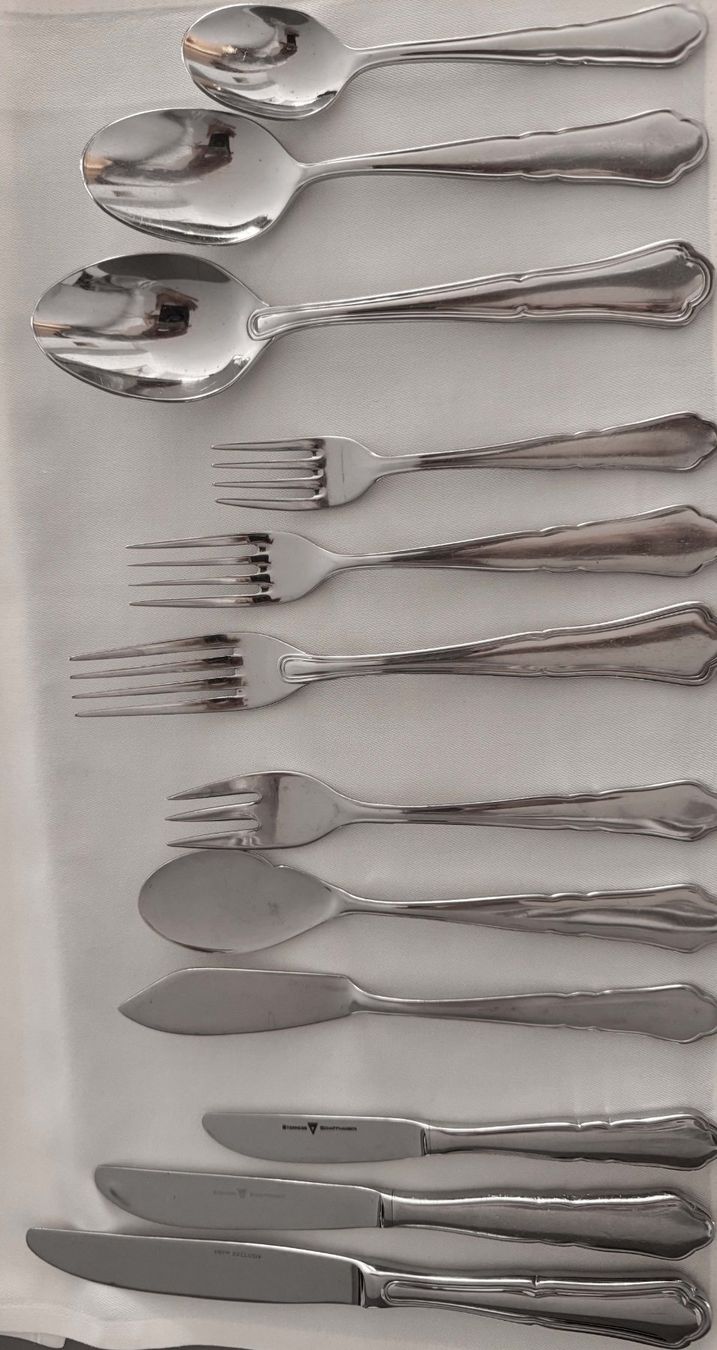 Set di posate: Besteck Chippendale 617 Teilig – Usato da Thayngen venduto da Marili