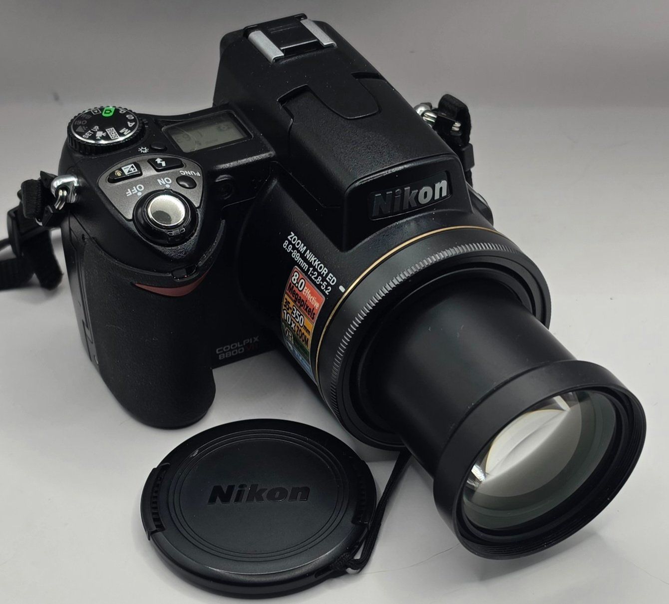 Nikon Appareil photo: Nikon Coolpix 8800 – D'occasion à altendorf par keskomat