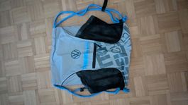 Zaino sportivo grigio con logo VW 20L
