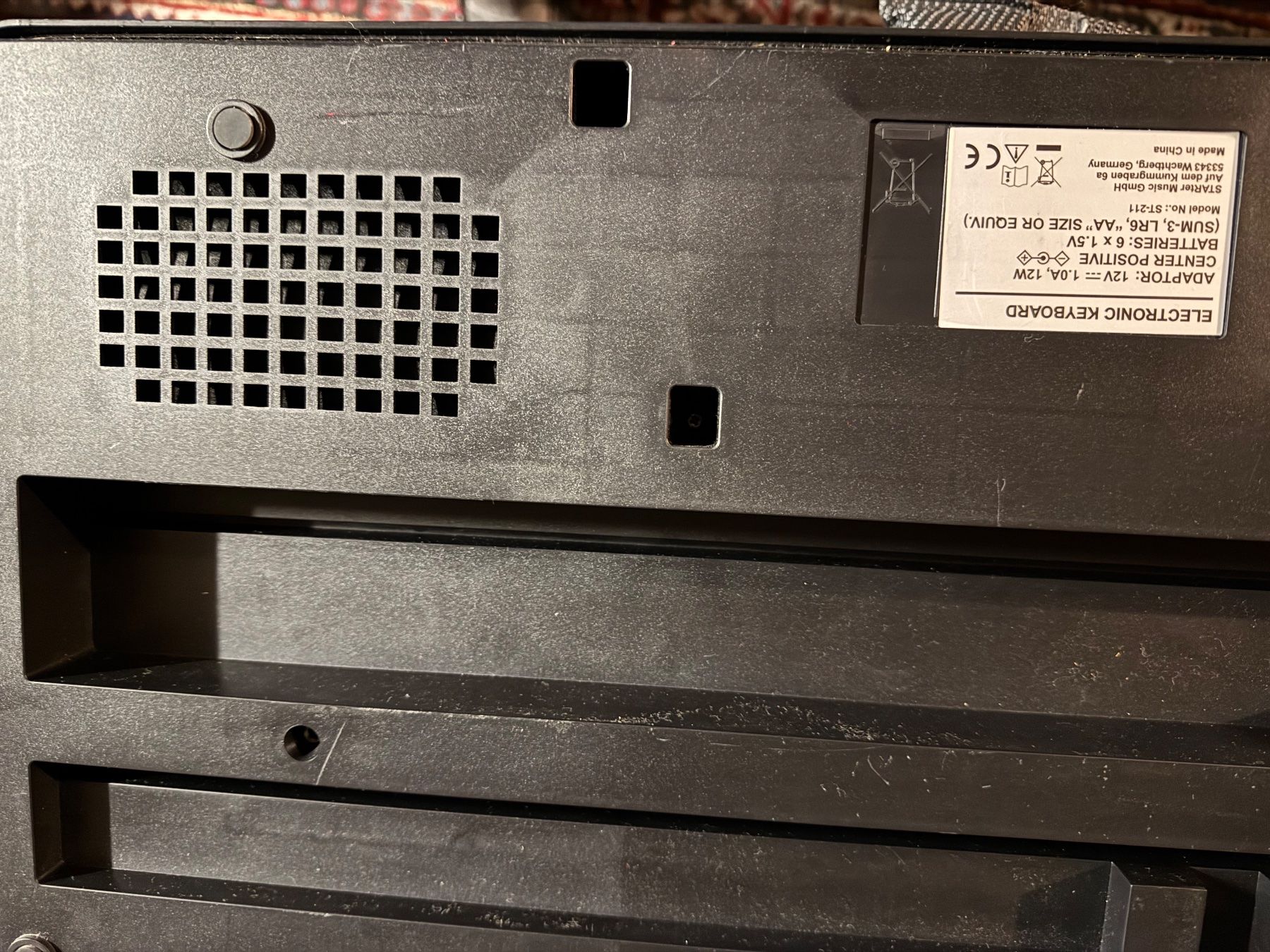 Strumenti musicali: Keboard St-211 mit 1 Mikrofon in 1 Input – Usato da Grabs venduto da mayram27 7