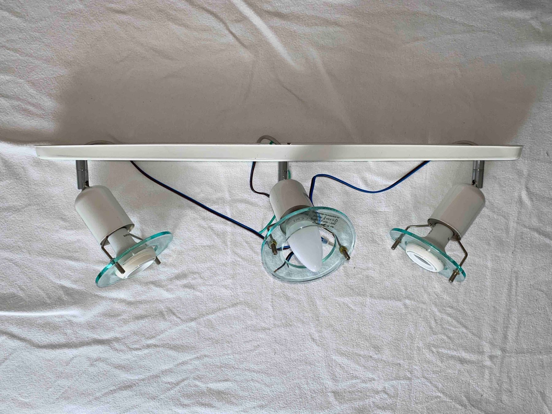 Kronleuchter & Deckenlampen: Dreistrahlige Lampe mit beweglichen Spots – Gebraucht aus Maur von privat101 4