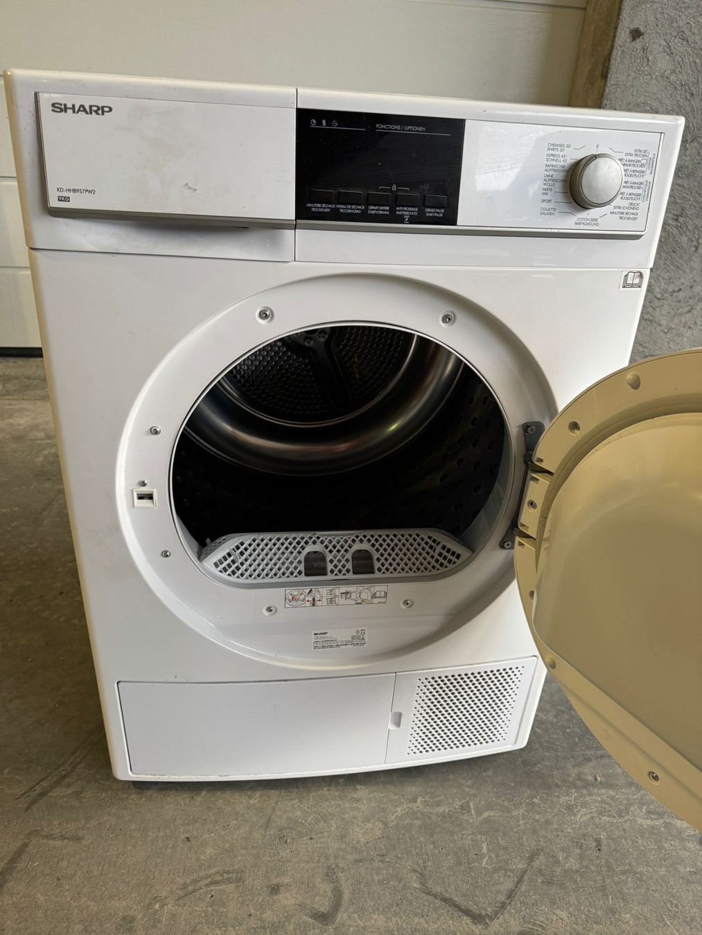 Sèche-linge Sharp (D'occasion) à Vétroz pour CHF 100 – retrait ...