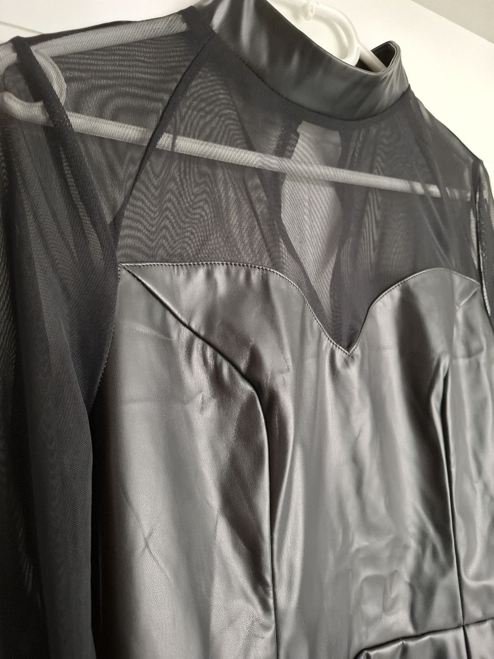 Vestiti: Schwarzes Kleid in Leder Optik mit Mesh-Einsatz, Gr.L – Nuovo e nell'imballaggio originale da Winterthur venduto da -.S.B.- 2