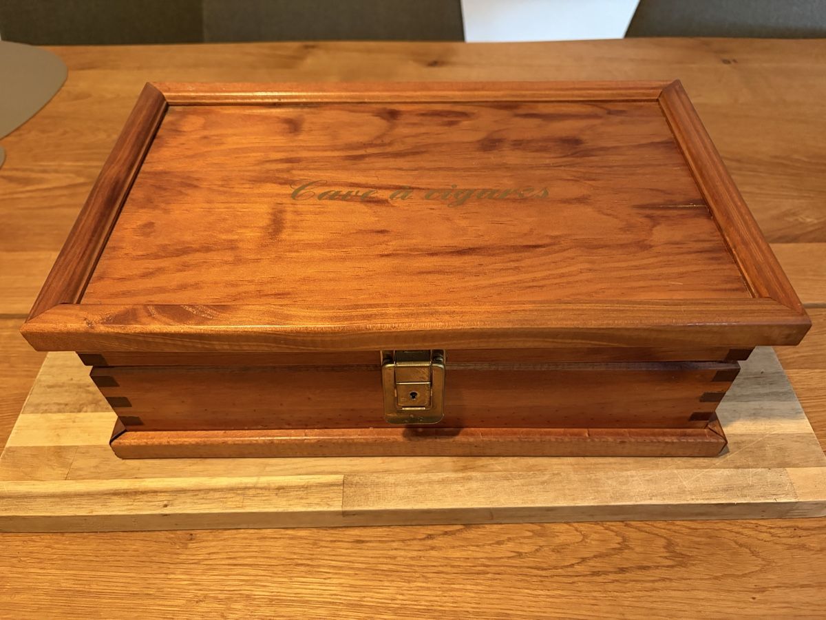 Humidore: Cave a cigares 36x22x13cm  – Gebraucht aus Cheyres von Gr33 1