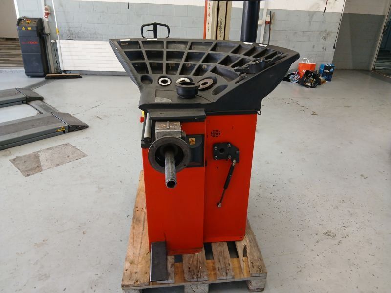 Tutte le macchine: Auswuchtmaschine  BEAN 948 – Usato da Aarberg venduto da Moser56 1
