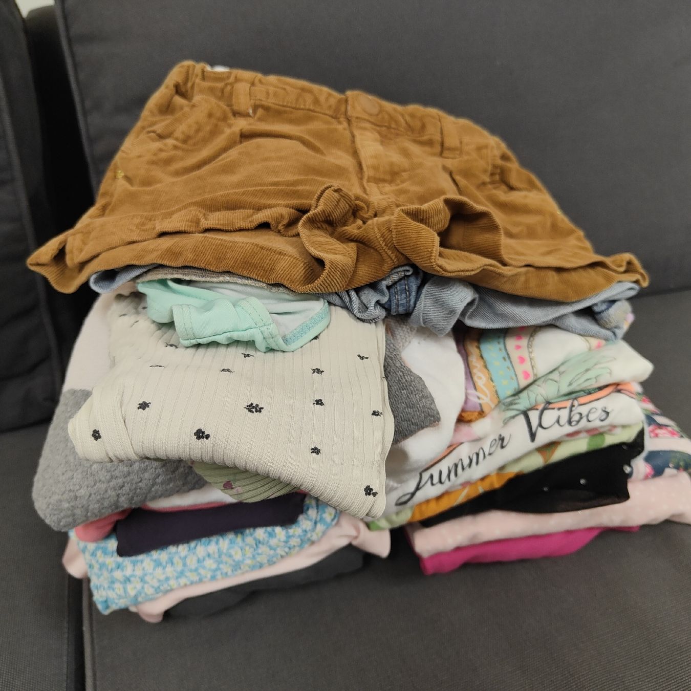Lotti & Set di vestiti: Kleiderpaket Mädchen Grösse 122/128 – Usato da Rapperswil SG venduto da SabinaBischof