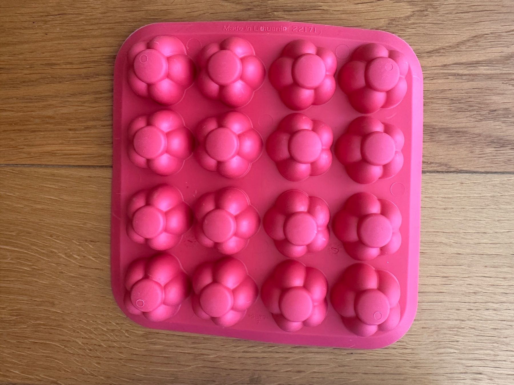 Contenitori & Simili: Used Ice Cube Tray Maker with Lid, 24 Cubes, Summer Fun! – Usato da Gattikon venduto da Sarahs_Schatzkammer 4