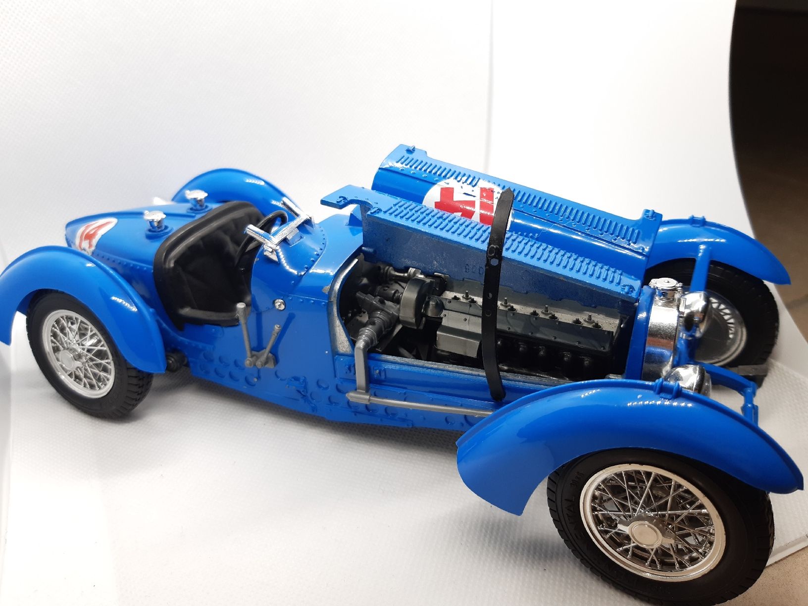 Bburago Modellini d'auto: Burago 1/18 Bugatti type 59 – Usato da Penthalaz venduto da Allgoodsuisse 6