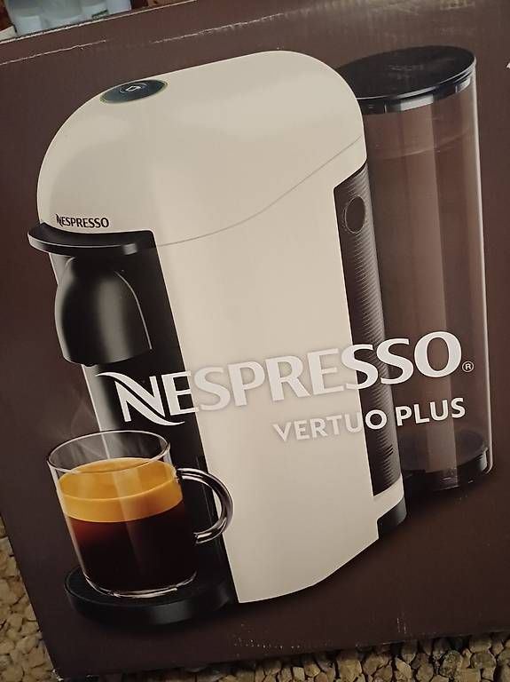 Nespresso Macchine per caffè & Macchine per espresso: Kaffeemaschine weiss – Usato da Wynau venduto da Johanna18 1