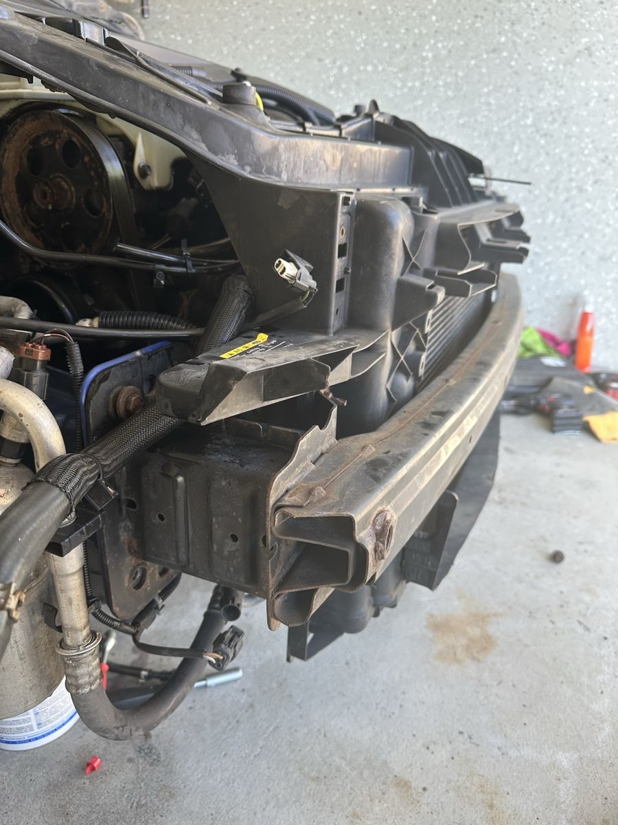 Ford Tutti pezzi di ricambio auto: Kühlerpacket Ford Fiesta ST MK5 – Usato da Goldingen venduto da Leibi101 2
