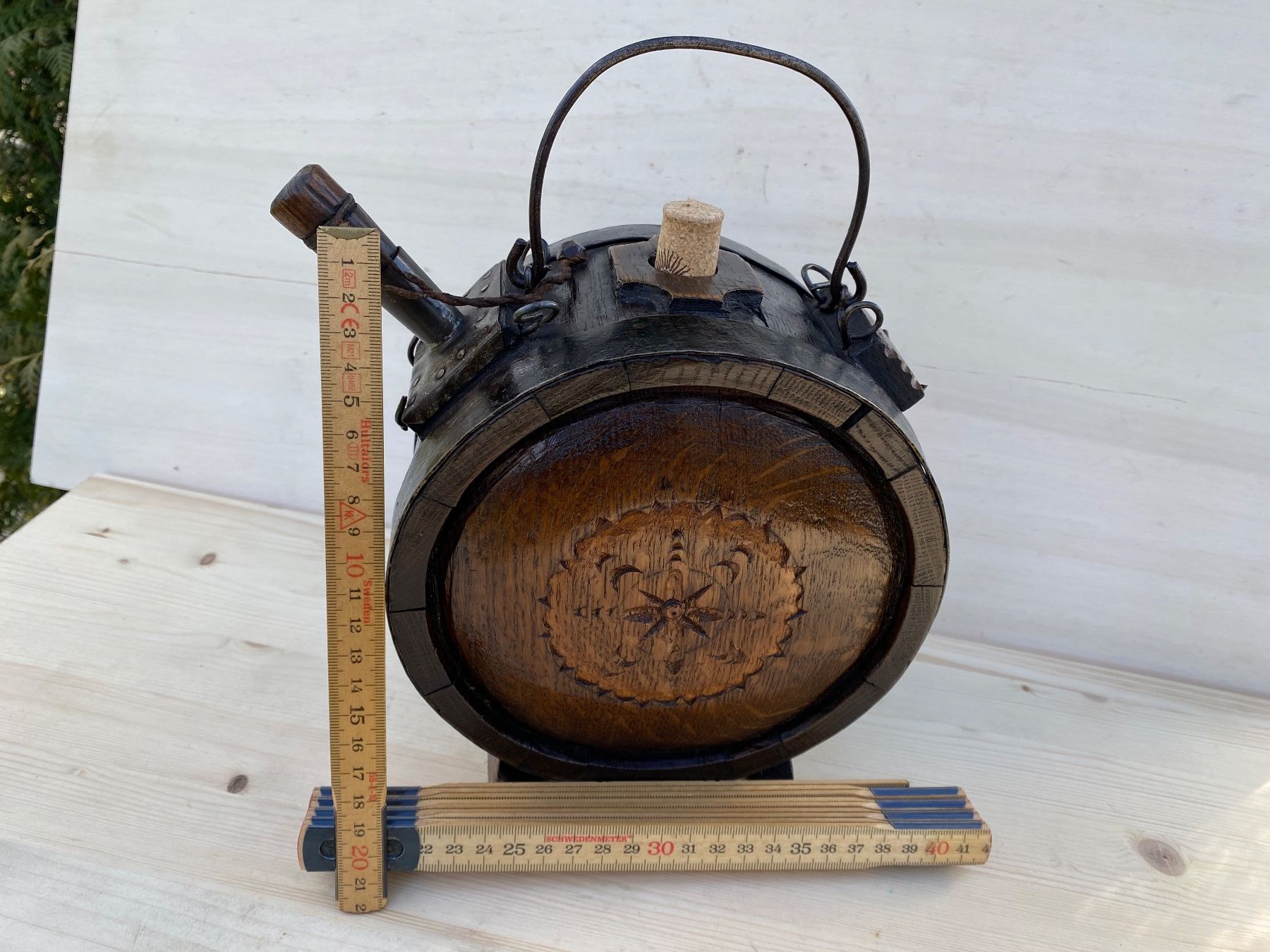 Cloches & sonnailles: schönes antikes Holzfässchen – D'occasion à Feldbach par Olive1 9