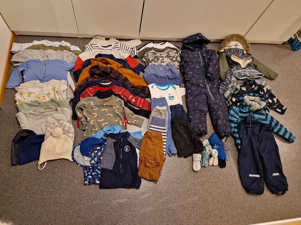 Ensembles coordonnés: Kinderkleider gr 86-92 – D'occasion à Oensingen par lady1
