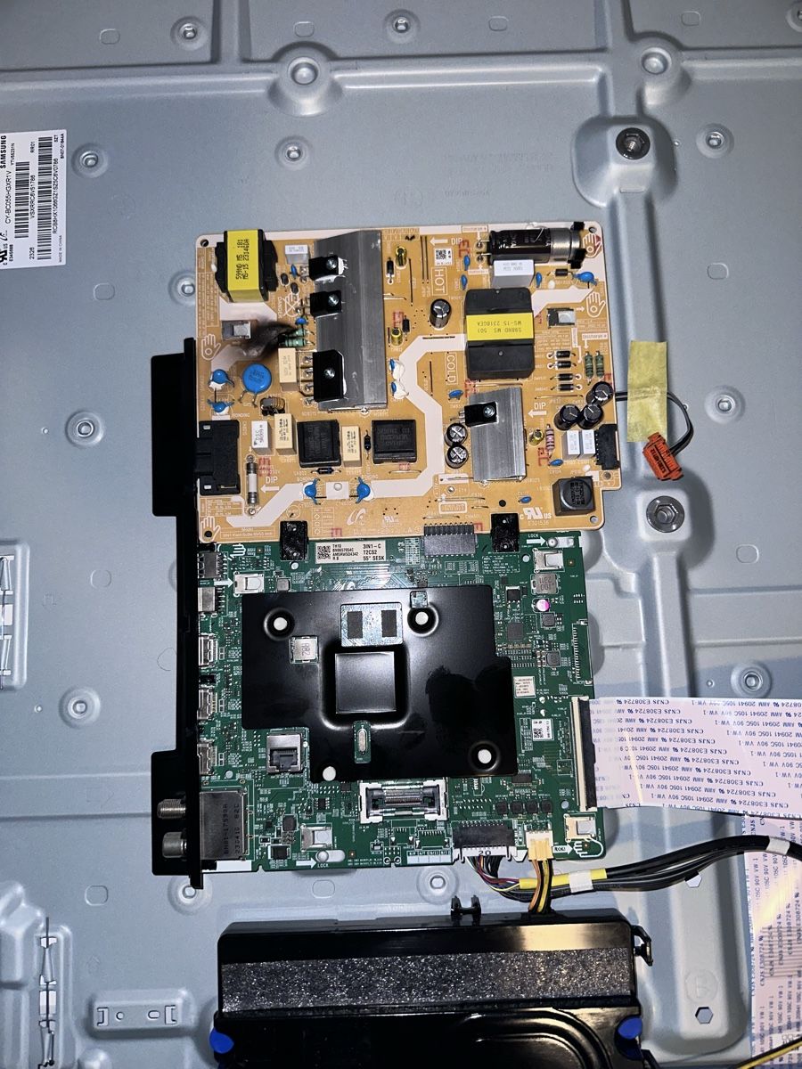 Appareils TV: Samsung Fernseher defekt – Défectueux à Breitenbach par salvo_13 2
