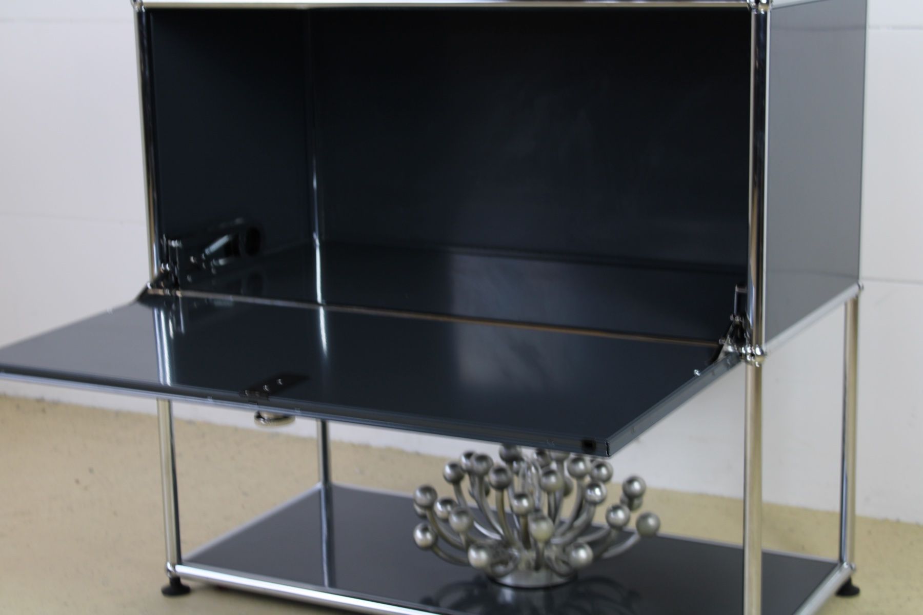 USM Cassettiere: USM Sideboard Anthrazitgrau, Umbau & Lieferung möglich – Usato da Meinisberg venduto da atelier_TILIJA 5
