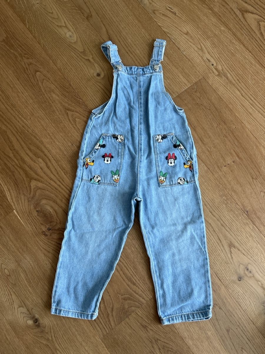Lotti & Set di vestiti: Mädchen Hosen Set Grösse 98 – Usato da Pfäffikon SZ venduto da sus_59k8 1