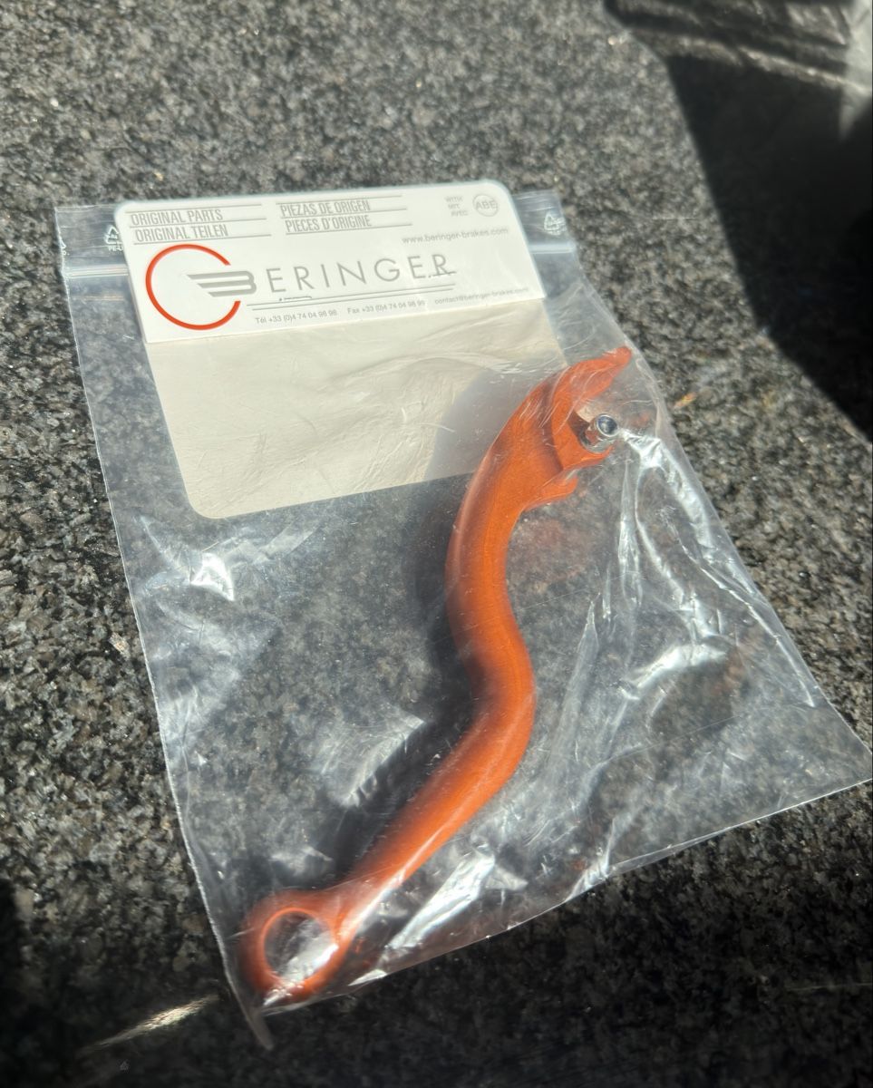 Beringer Tutti i ricambio per moto: Levier de frein Beringer type 2 14CM orange – Nuovo e nell'imballaggio originale da Corseaux venduto da Motards 3