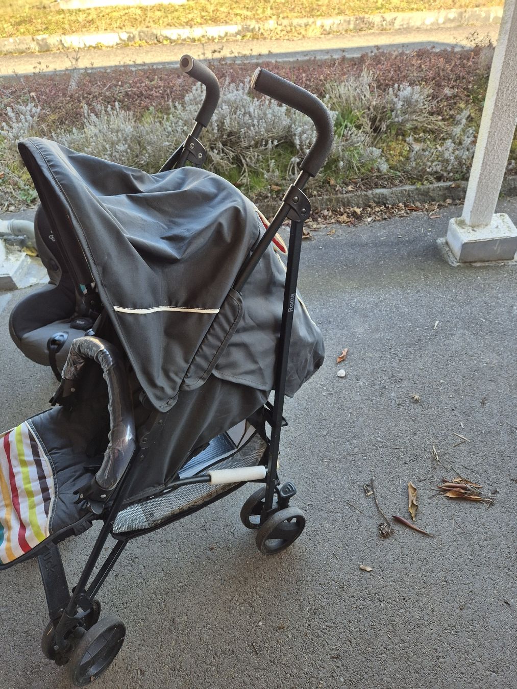 Maxi-Cosi Seggiolini per auto: Poussette Hauck Winnie + Siège auto Maxi Cosi – Usato da Chevenez venduto da Pippomy 1