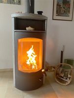 Poêle à accumulation de chaleur avec pierre réfractaire