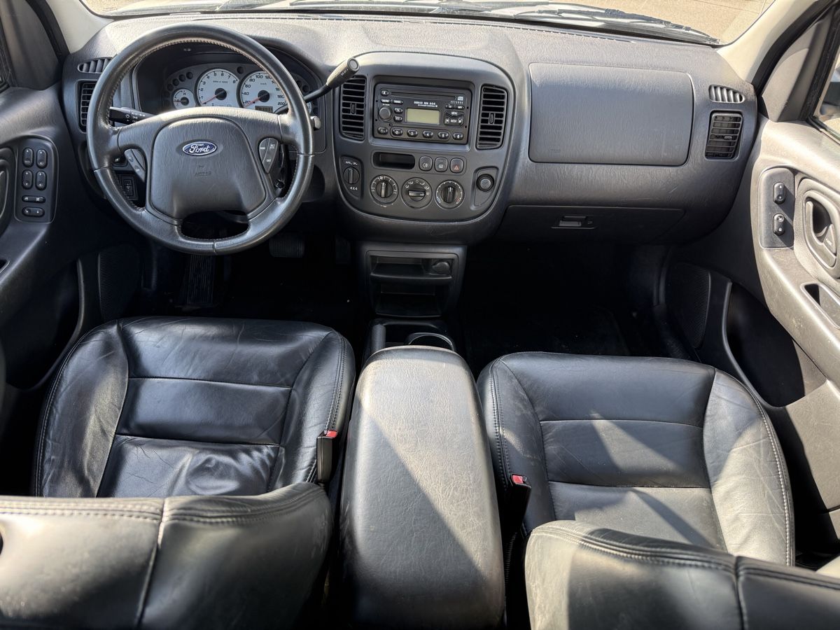 Ford Automobili: Ford Maverick 3.0 4x4 – Usato da Niederuzwil venduto da union1963 8
