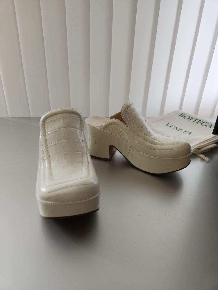 Bottega Veneta Chaussures femmes: Bottega Veneta White Leather Platform Mules Size 37 – Neuf (Voir description) à Basel par TIMELESS-FASHION 5
