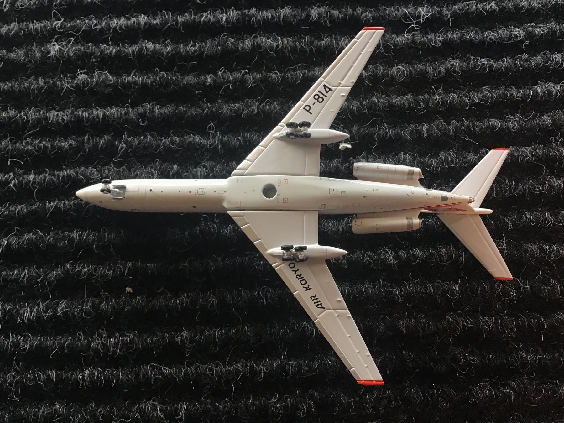 Kit di modellismo & Modellini statici: AIR KORYO PANDA MODEL 1:400-TU-134 – Usato da Männedorf venduto da Spezial-Modelle 3