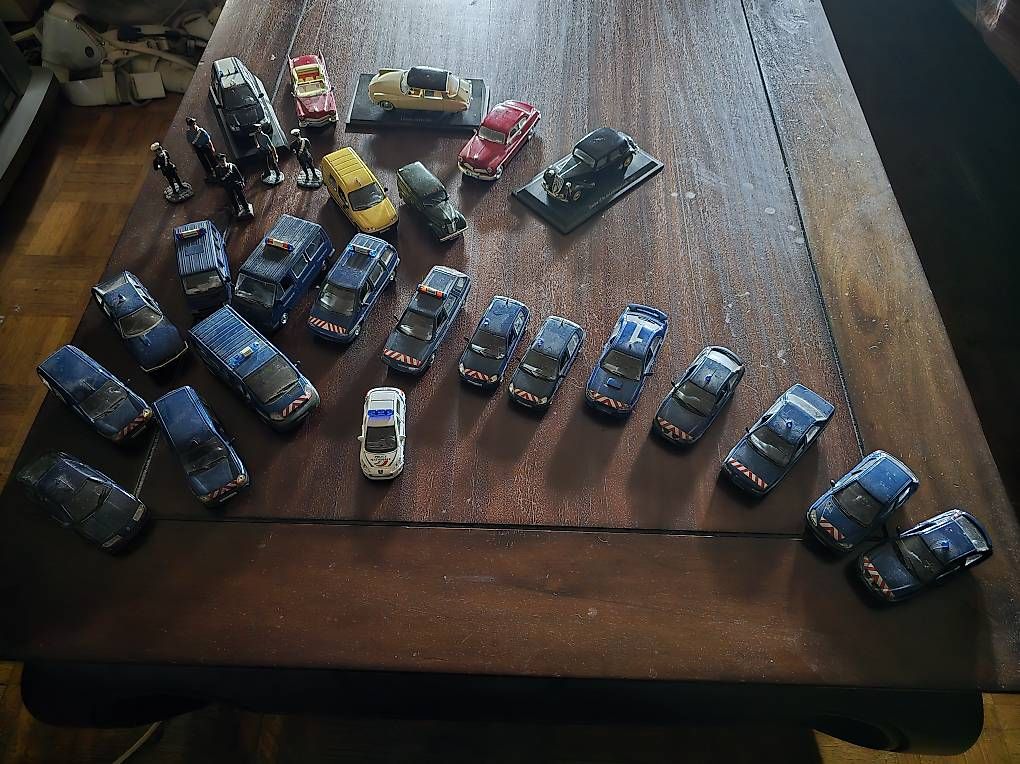 Modellini d'auto: Voitures de police et autres  – Usato da Grand-Lancy venduto da nor_ltq8