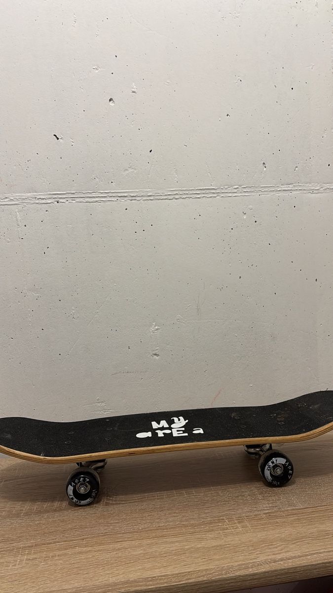Skateboards: Skateboard Kinder Motiv Monster – D'occasion à Niederlenz par ali_npf8