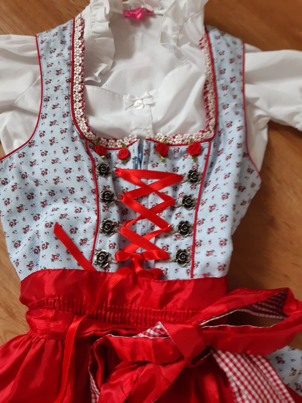 Robes et jupes: wunderschönes Kinderdirndl – D'occasion à Waldkirch par Parry01 1