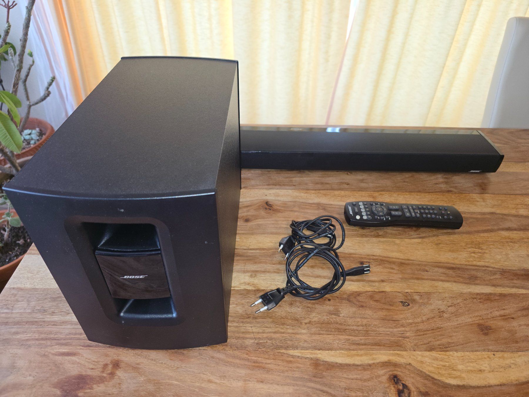 Home Cinema: Bose CineMate 1 SR home cinema speaker system – Usato da Rebstein venduto da Memo-Moonstar