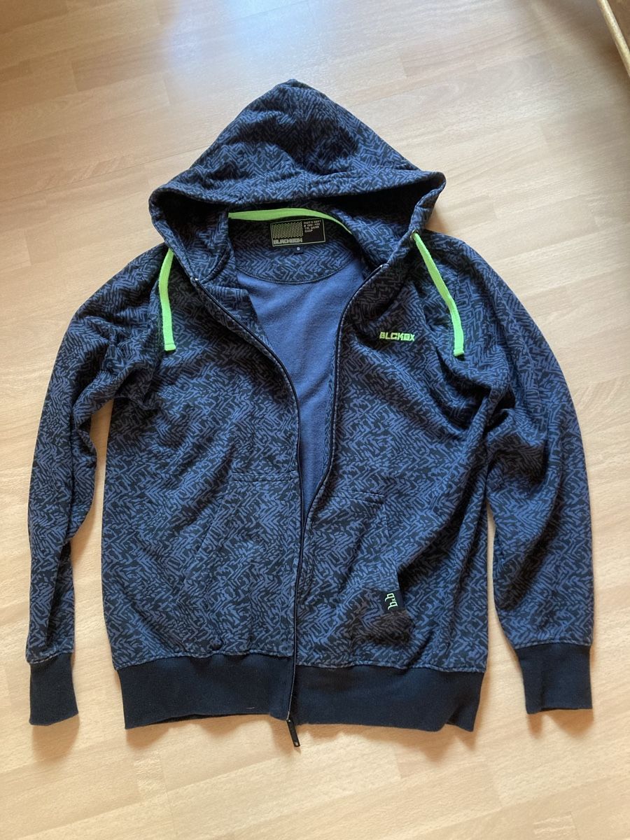 Giacche: Sweatjacke Gr. S mit Kaputze von Black Box – Usato da Mülenen venduto da Rapunzel99