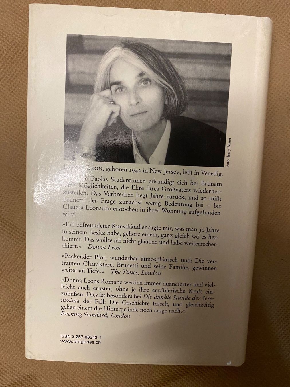 Bücher: Donna Leon - die dunkle Stunde der Serenissima -  Brunetti – Gebraucht aus Lüchingen von LIDB 1