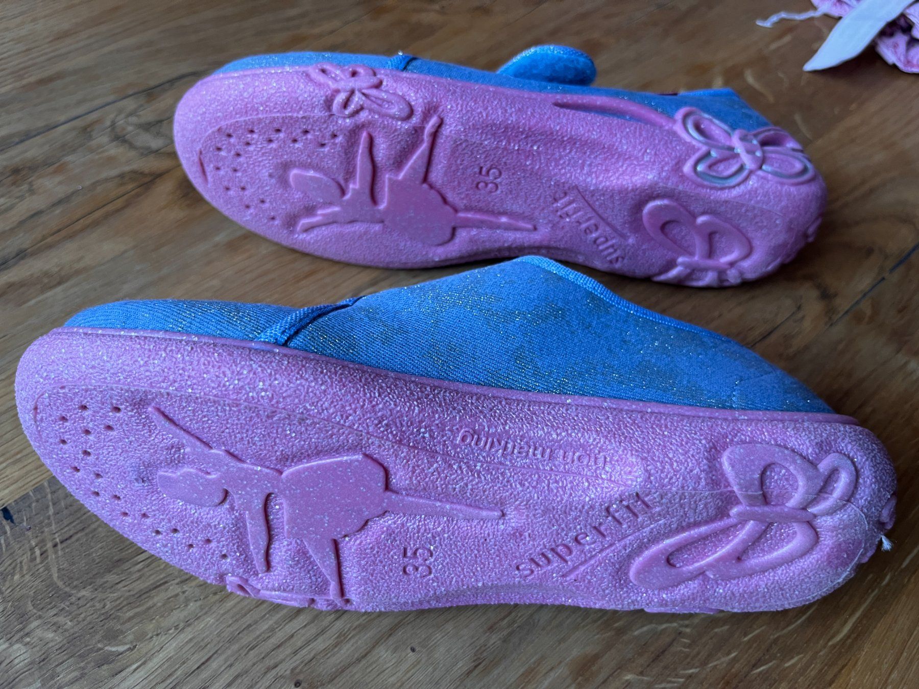 Superfit Schuhe für Mädchen: Finken Hausschuhe Gr. 35 – Neu (gemäss Beschreibung) aus Bonstetten von wieselflora 1