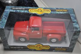 Ford Steet Rod 1956 von Ertl