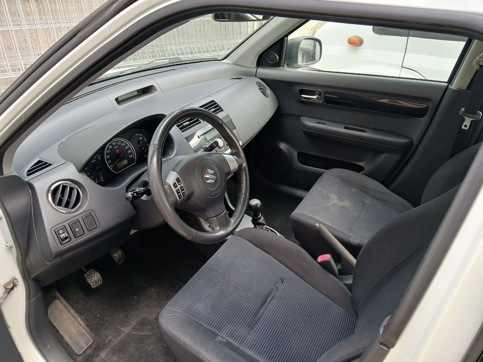 Suzuki Automobili: Suzuki Swift 1.3 4WD – Usato da Heimenschwand venduto da cat304 6