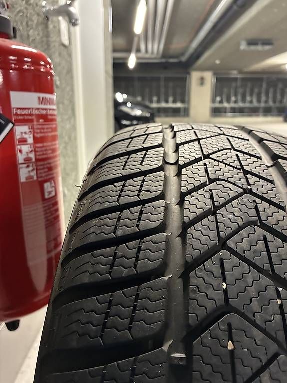 Altro in Scrittura & Disegno: Winterreifen Pirelli 225 40 19 – Usato da Neuenhof venduto da Gt5.Performance_ 3