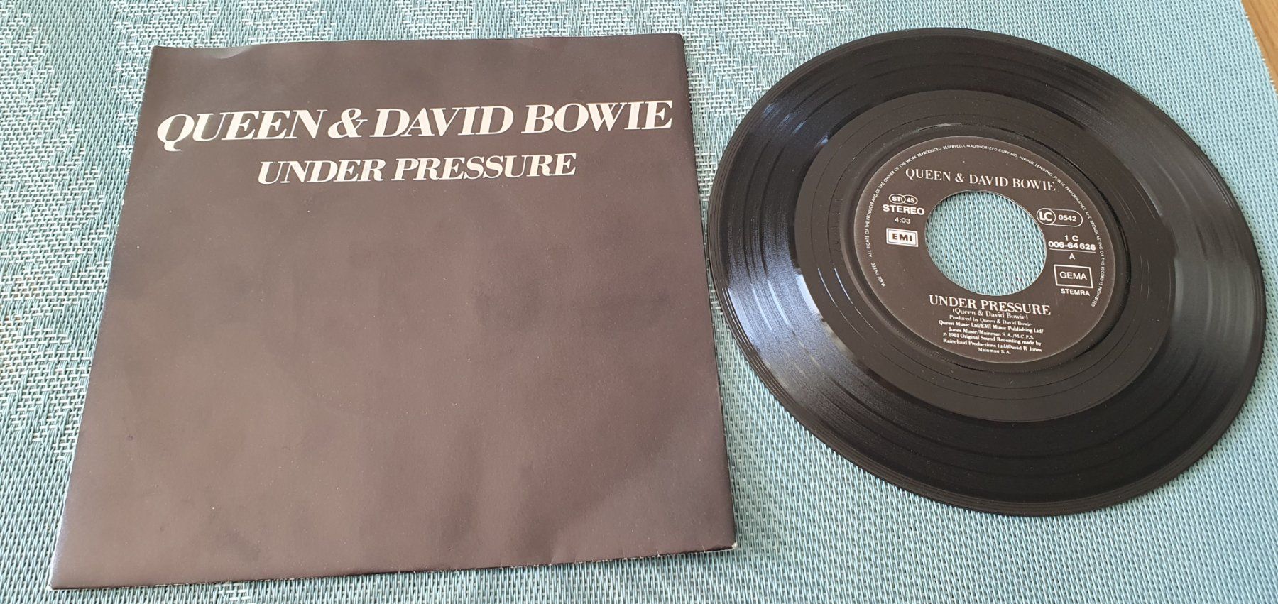 Dischi in vinile: QUEEN & DAVID BOWIE, Under Pressure, 7"Single, TOP! – Usato da Kreuzlingen venduto da Cdschlumpf