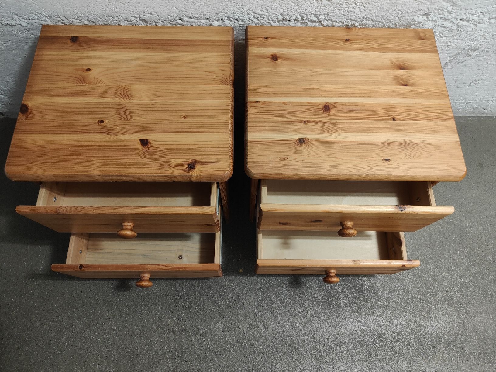 Tables de nuit: 2 Nachttische – D'occasion à chur par Hmars 1