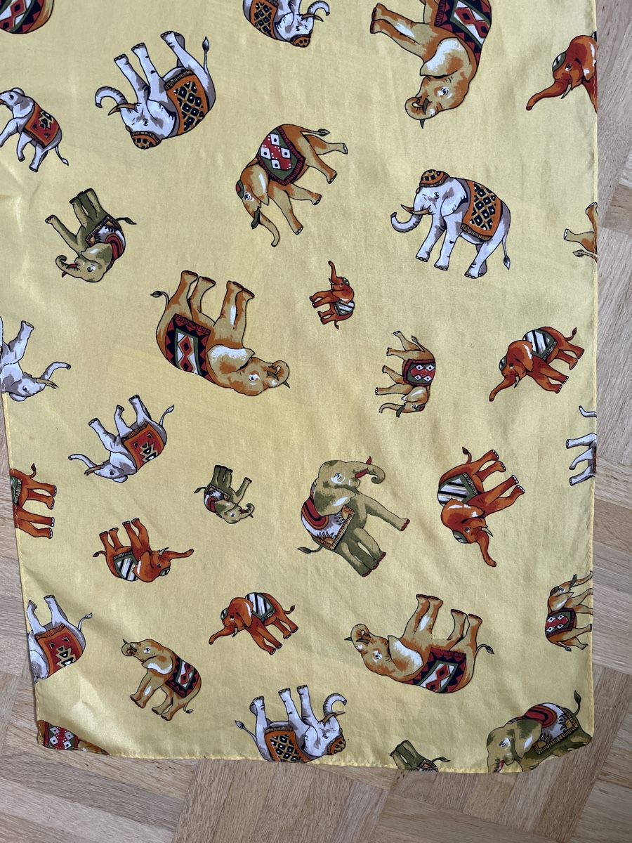 Codello Foulard & Sciarpe: Codello Seidenschal Gelb mit Elefanten, Top Zustand! – Usato da Zürich venduto da Kleanthy 5