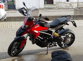 Moto Ducati Hypermotard 821