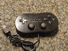 Schwarzer Wii Classic Controller für die Nintendo Wii