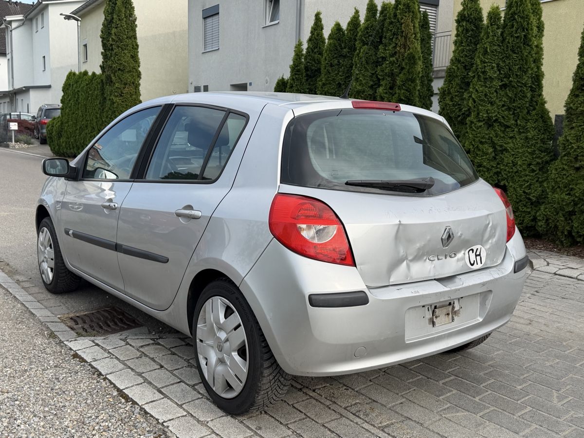 Renault Automobili: Renault Clio 1,6 Benzin AB MFK  – Usato da Amriswil venduto da Autocent 4