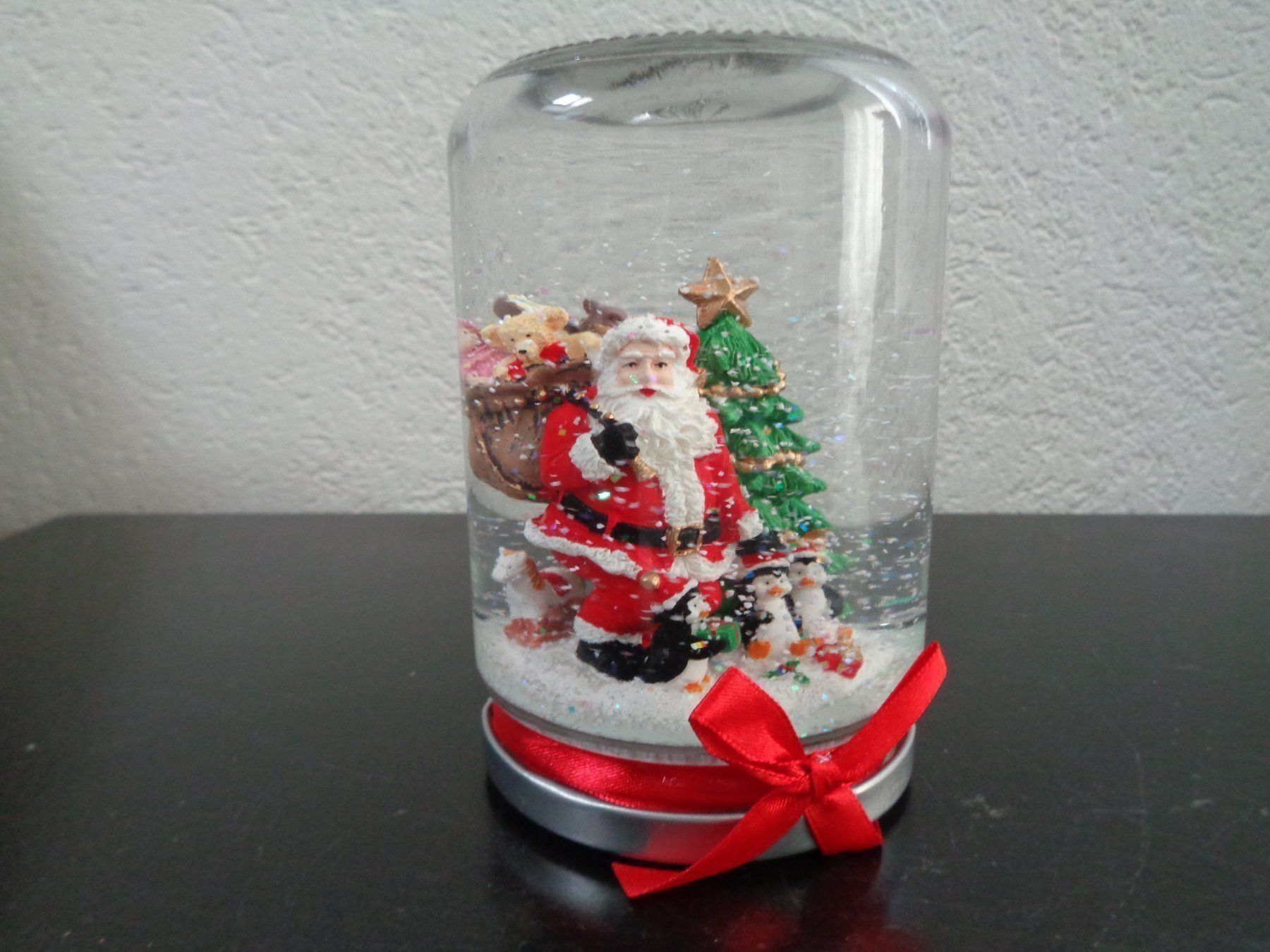 Toutes les décorations: Schneekugel Weihnachtsmann – Neuf avec emballage d'origine à Langenbruck par Gumsi