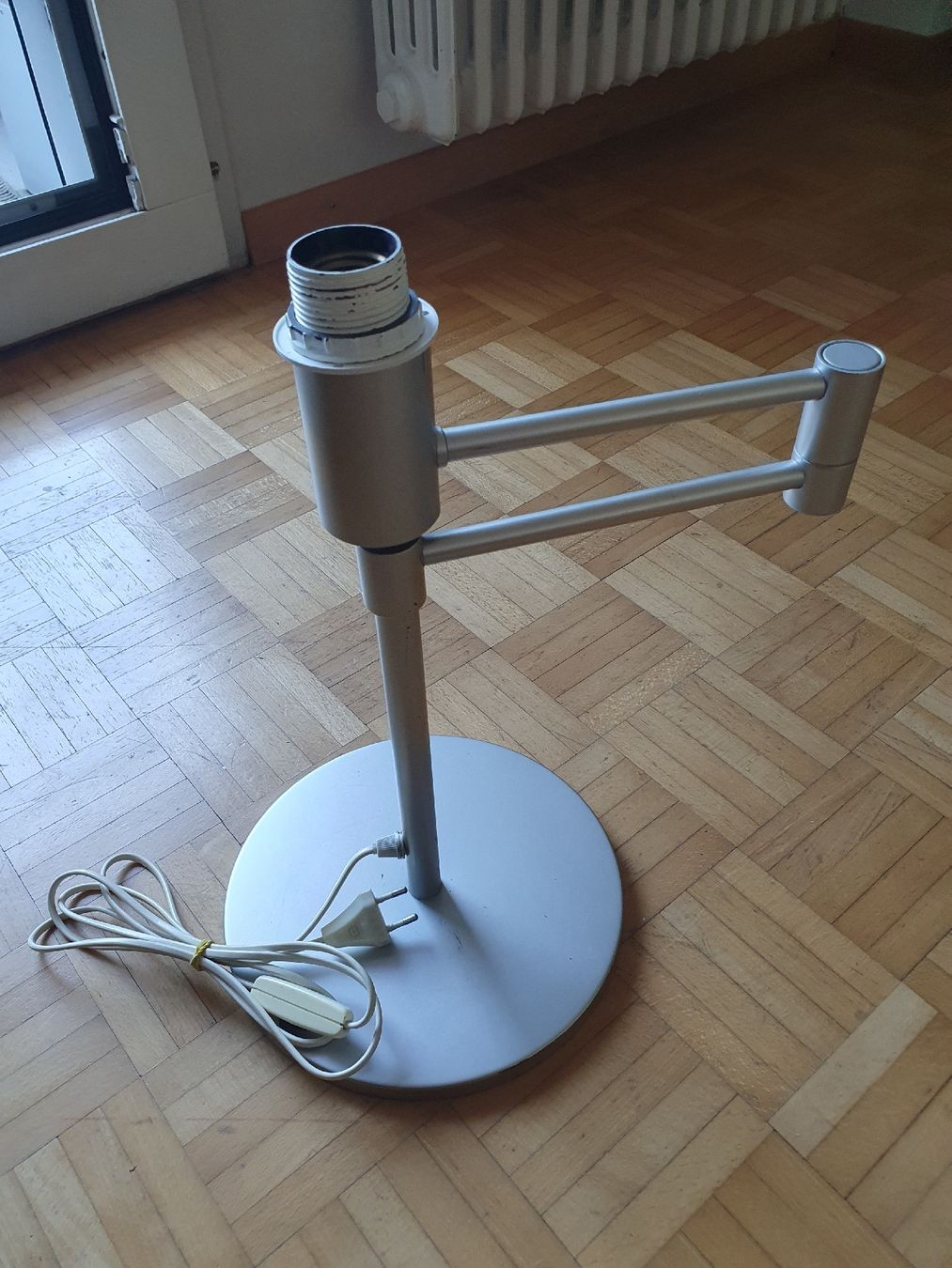 Lampade: Retro Lampenständer Metall – Usato da Luzern venduto da carmona.