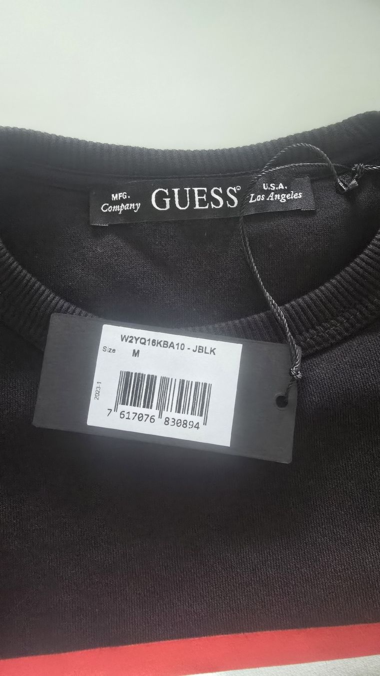 Maglioni & Felpe: Guess M neuf – Nuovo e nell'imballaggio originale da Estavayer-Le-Lac venduto da zazadavidson 1