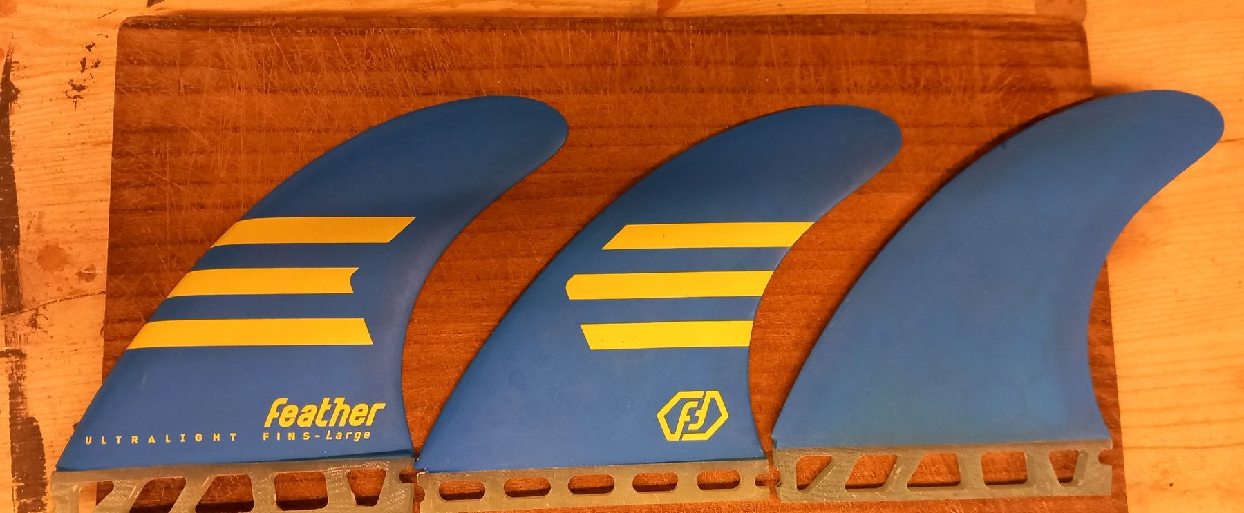 Tavole da surf e di nuoto: Feather Fins Thruster, size L, like New – Nuovo (secondo la descrizione) da Gstaad venduto da Joanyog 1